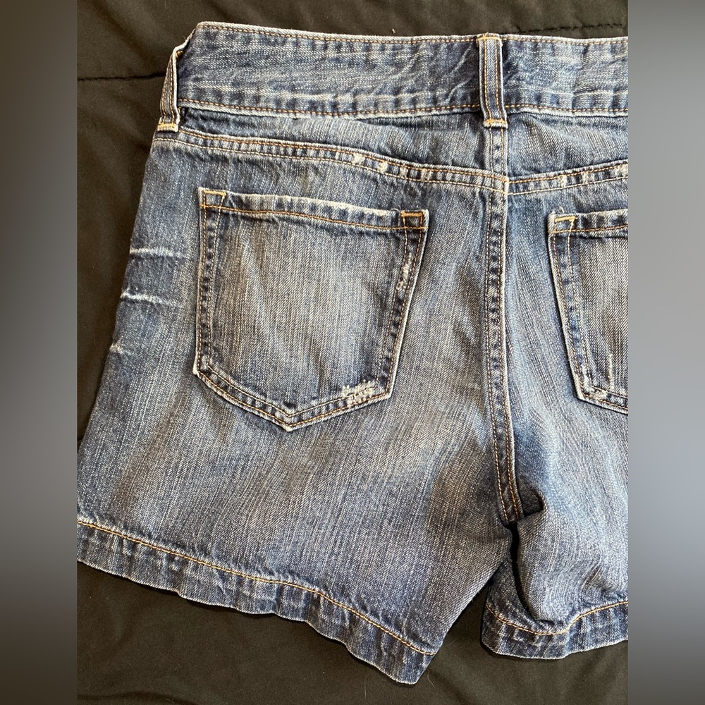 Old navy Jean shorts size 6 - Picture 2 of 5